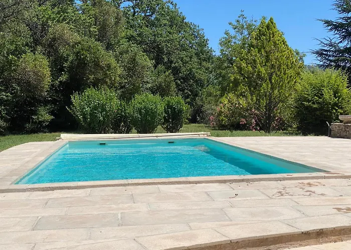 Villa Familiale Avec Studio Et Piscine, Villecroze