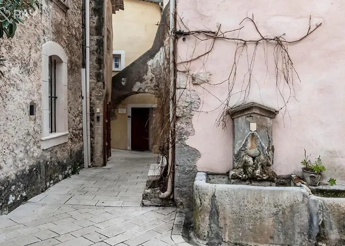 La Petite Maison De Villecroze